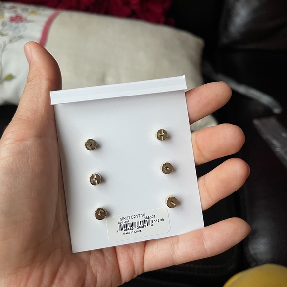 Michael Kors LOGO Heart Stud 3 Pair Set Earrings - Picture 7 of 8